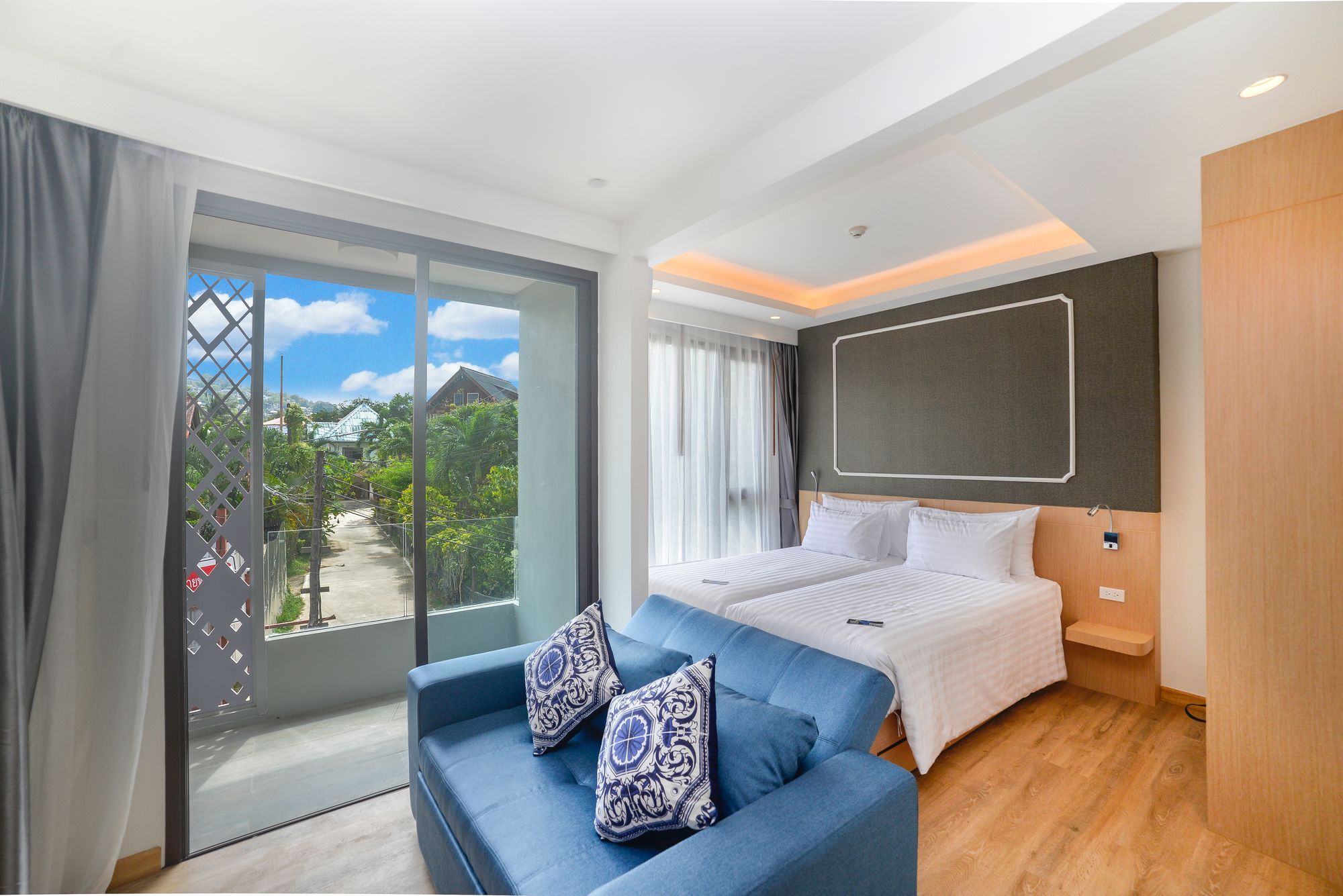 The Aristo Beach By Holy Cow 212 Phuket Dış mekan fotoğraf
